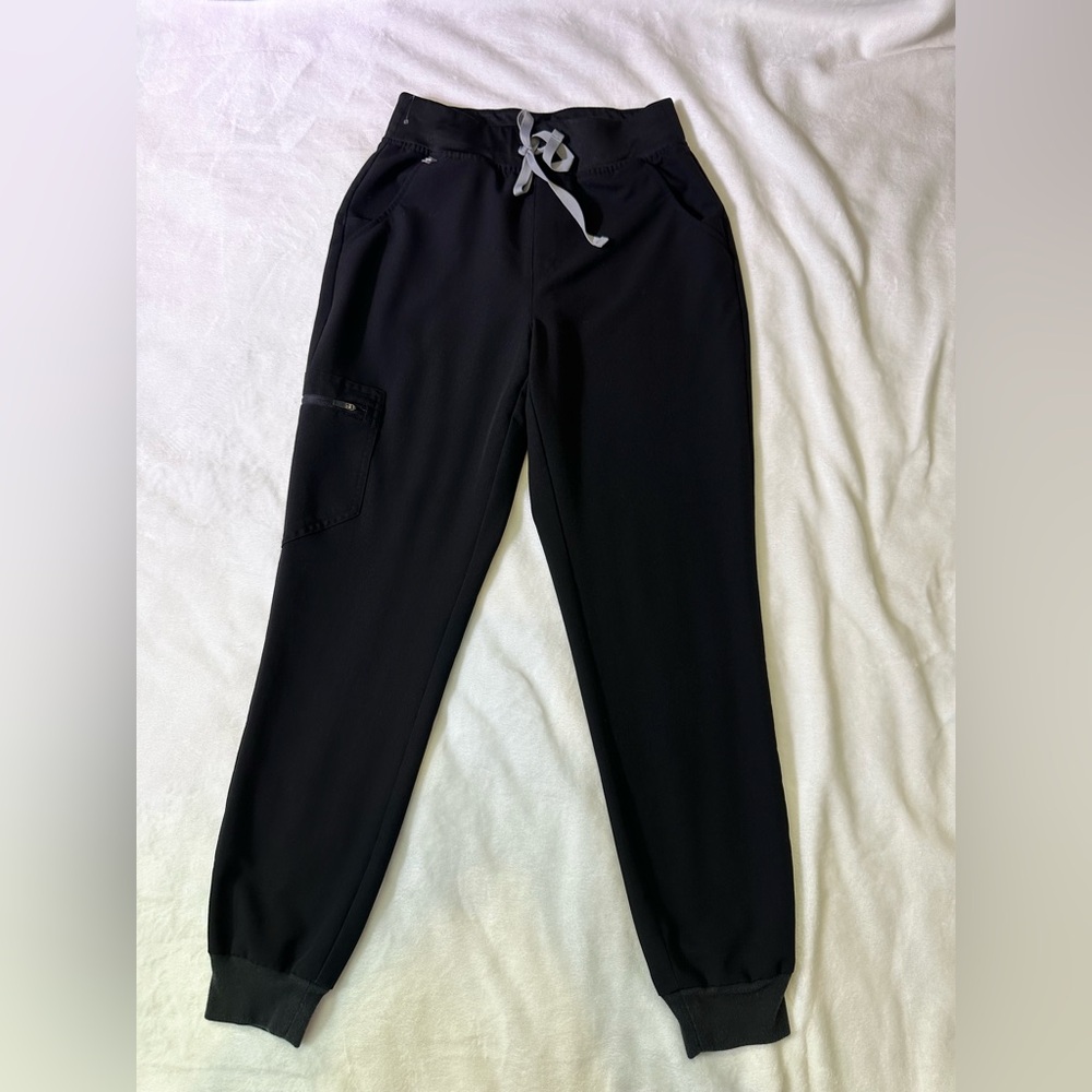 Figs Black Technical Collection Label - image 2